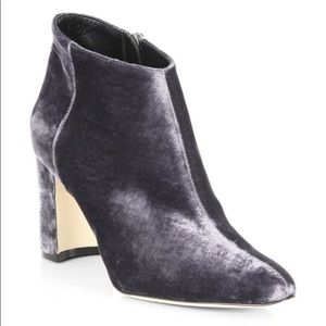 🎉FINAL SALE! Manolo Blahnik Brusta Velvet Booties